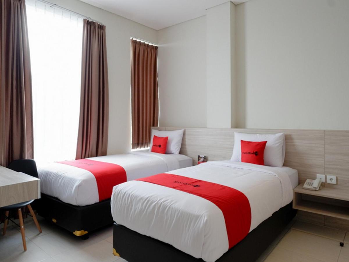 Reddoorz Near Exit Tol Banyumanik 2 Hotel Srondolwetan Exterior photo