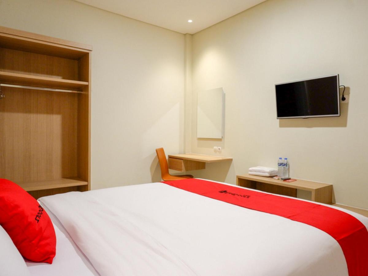 Reddoorz Near Exit Tol Banyumanik 2 Hotel Srondolwetan Exterior photo