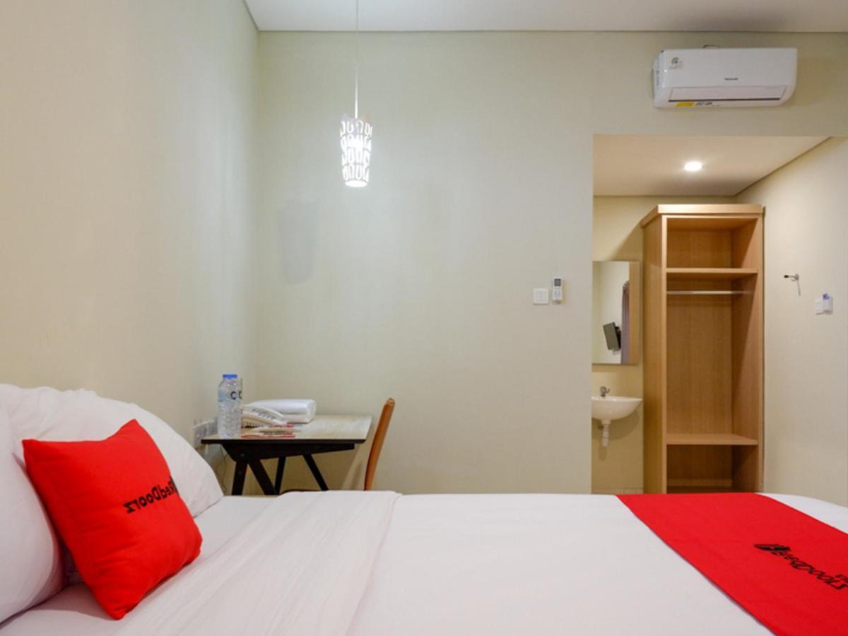 Reddoorz Near Exit Tol Banyumanik 2 Hotel Srondolwetan Exterior photo